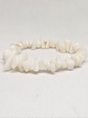 White Shell Chip Bracelet Stretch Natural Stone Boho Beachy